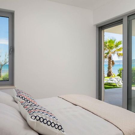 Luxury Design Beach Front Apartment Сукошан Экстерьер фото