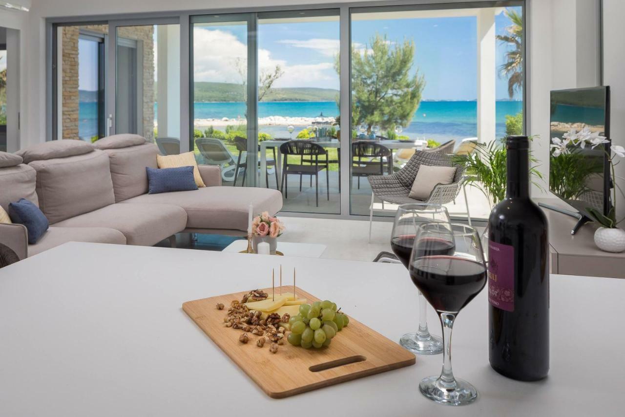 Luxury Design Beach Front Apartment Сукошан Экстерьер фото