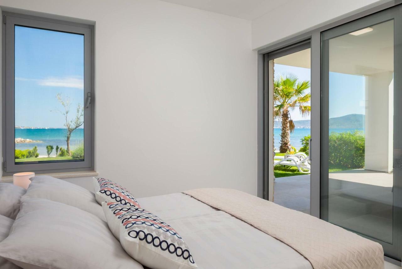 Luxury Design Beach Front Apartment Сукошан Экстерьер фото