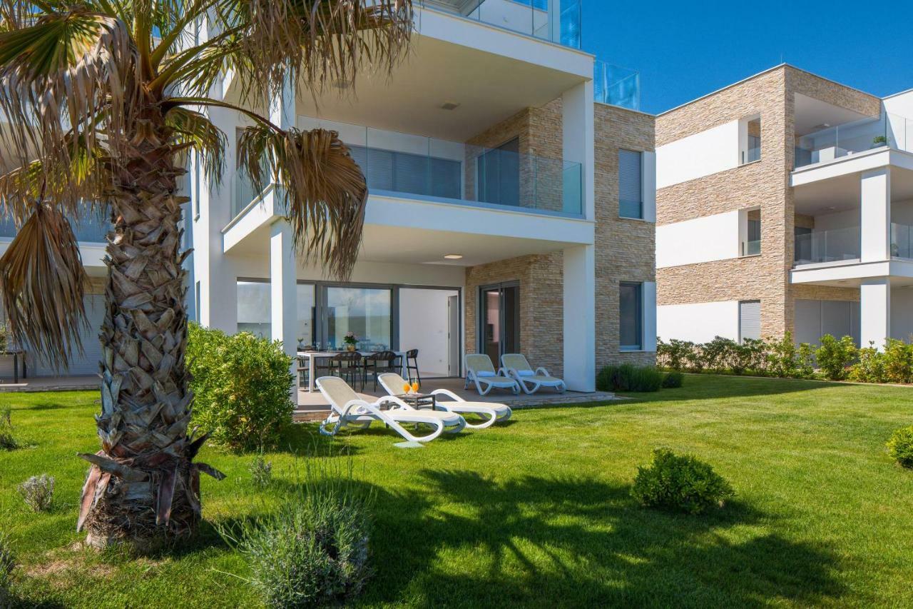 Luxury Design Beach Front Apartment Сукошан Экстерьер фото