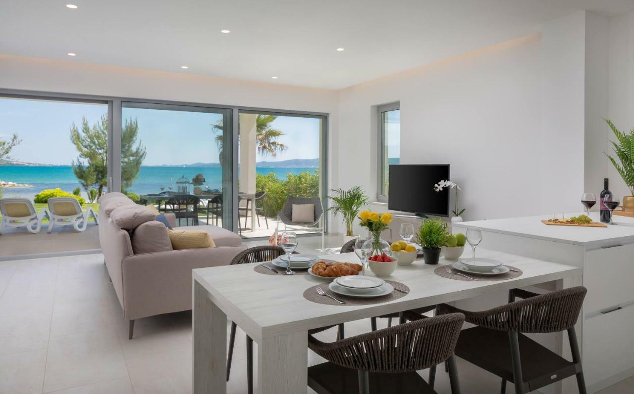 Luxury Design Beach Front Apartment Сукошан Экстерьер фото